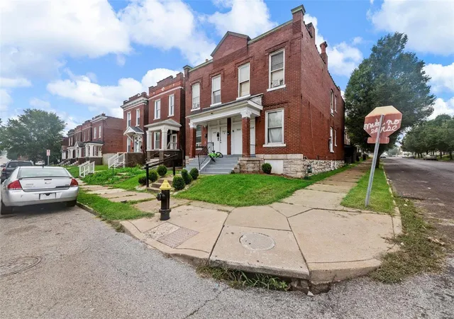 Photo 2 of Multi Family at 3152 Winnebago St, Saint Louis, MO 63118 | MLS# MIS24002157 | | Sold on 2024-04-11