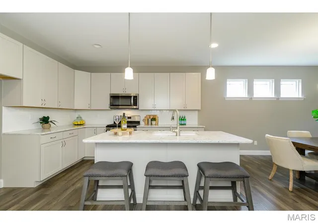 Photo 3 of House for sale at 1 Highland 3Bd@Harvest Villas, O'fallon, MO 63385 | MLS# MIS24002808 | Listing updated on 2026-10-07