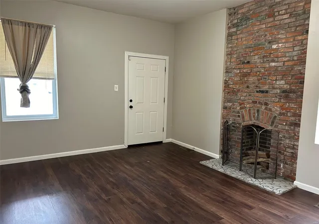 Photo 2 of Single Family Residence at 3926 Tholozan Ave, Saint Louis, MO 63116 | MLS# MIS24003427 | | Sold on 2024-03-29