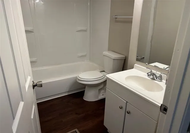 Photo 3 of Single Family Residence at 3926 Tholozan Ave, Saint Louis, MO 63116 | MLS# MIS24003427 | | Sold on 2024-03-29