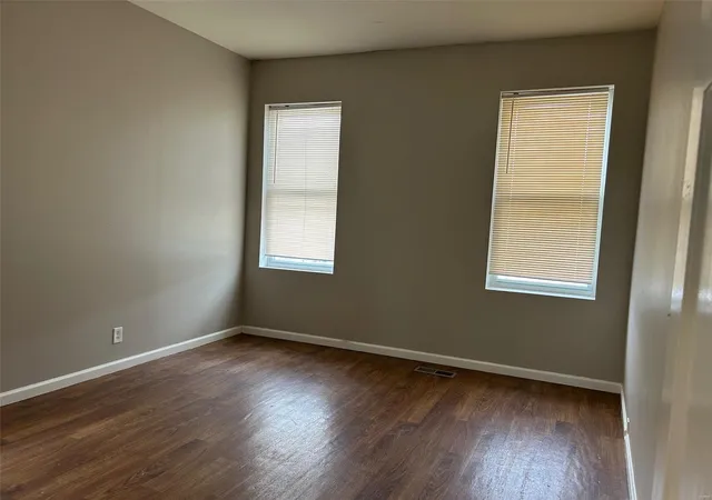Photo 4 of Single Family Residence at 3926 Tholozan Ave, Saint Louis, MO 63116 | MLS# MIS24003427 | | Sold on 2024-03-29