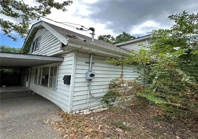 Photo 2 of Single Family Residence at 434 Northridge Dr, Saint Louis, MO 63137 | MLS# MIS24003592 | | Sold on 2025-01-27