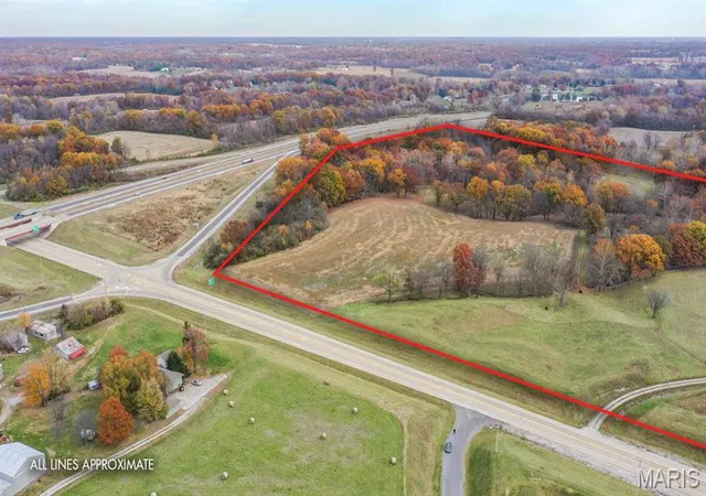 Photo 4 of House for sale at 4245 Seminary Rd, Alton, IL 62002 | MLS# MIS24006313 | Listing updated on 2026-01-09