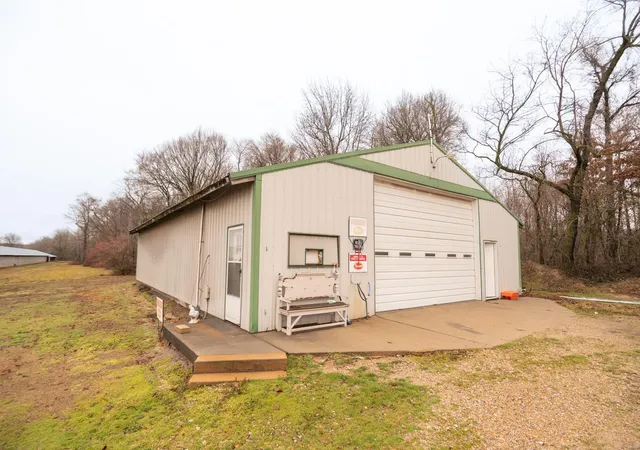 Photo 3 of Single Family Residence at 15701 County Road 533, Bloomfield, MO 63825 | MLS# MIS24007375 |  | Sold on 2025-05-23