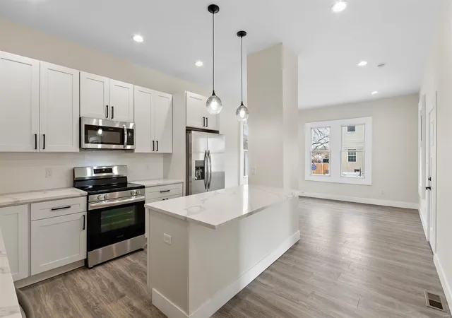 Photo 4 of Single Family Residence at 4840 Hamburg Ave, Saint Louis, MO 63123 | MLS# MIS24009443 | | Sold on 2024-03-20