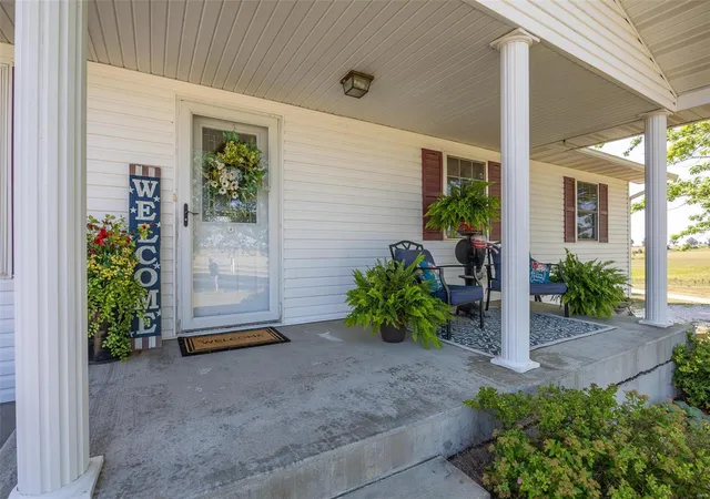 Photo 5 of Single Family Residence at 12704 Oxford Dr, Conway, MO 65632 | MLS# MIS24010382 | | Sold on 2025-07-25