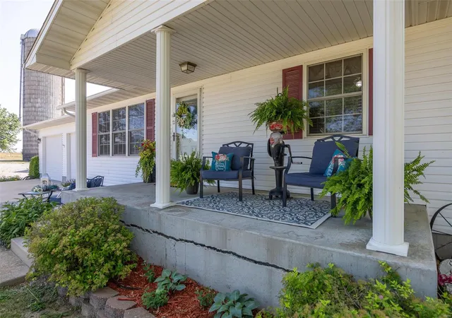 Photo 4 of Single Family Residence at 12704 Oxford Dr #A, Conway, MO 65632 | MLS# MIS24010443 | | Sold on 2025-07-25