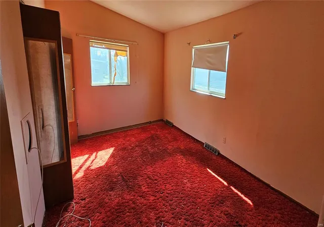 Photo 3 of Single Family Residence at 3109 Wheaton Ave, Saint Louis, MO 63114 | MLS# MIS24011277 | | Sold on 2025-04-04