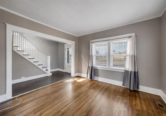 Photo 4 of Single Family Residence at 1200 Mccausland Ave, Saint Louis, MO 63117 | MLS# MIS24011754 | | Sold on 2024-03-29