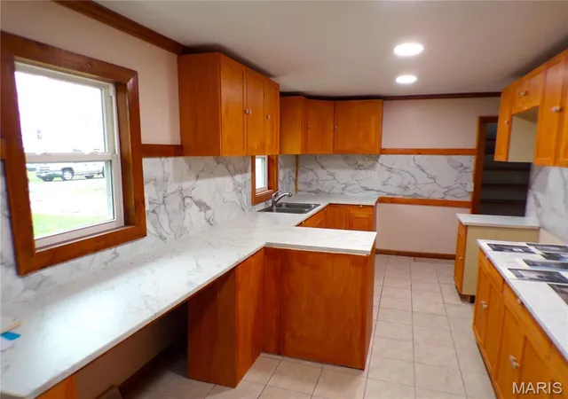 Photo 3 of Single Family Residence at 904 N Walnut St N, Vandalia, MO 63382 | MLS# MIS24013198 |  | Sold on 2025-07-03