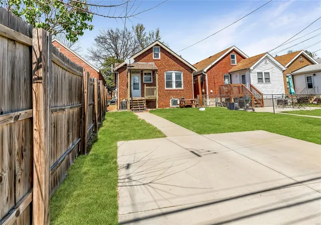 3rd image of 5718 Nottingham Ave, Saint Louis, MO 63109 | MLS# MIS24013722