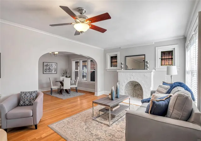 Photo 4 of Single Family Residence at 6439 Mardel Ave, Saint Louis, MO 63109 | MLS# MIS24014658 | | Sold on 2024-04-18