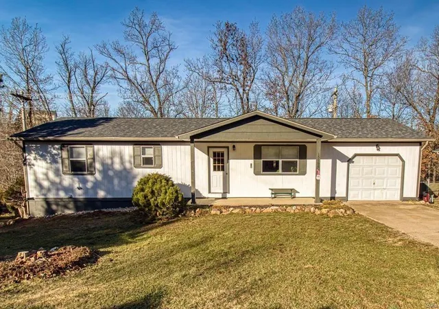 Single Family Residence at 15168 Transit Rd, Saint Robert, MO 65584 | MLS# MIS24015243 | | Sold on 2024-03-15