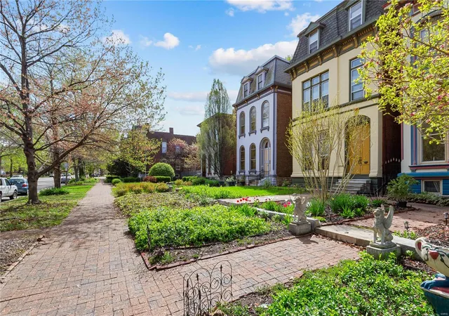 Photo 1 of Single Family Residence at 2326 Park Ave, Saint Louis, MO 63104 | MLS# MIS24018909 | | Sold on 2024-10-31