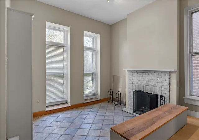 Photo 4 of Single Family Residence at 2326 Park Ave, Saint Louis, MO 63104 | MLS# MIS24018909 | | Sold on 2024-10-31