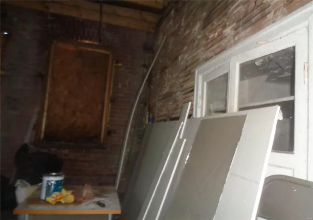 Photo 4 of Multi Family at 4278 Lee Ave #4, Saint Louis, MO 63115 | MLS# MIS24020628 | | Sold on 2025-04-04
