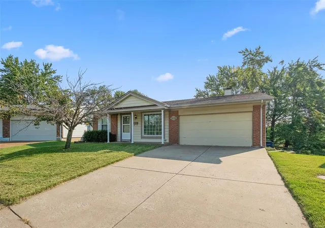 Photo 2 of Single Family Residence at 3116 Wendy Ln, Saint Ann, MO 63074 | MLS# MIS24020816 | | Sold on 2024-10-08