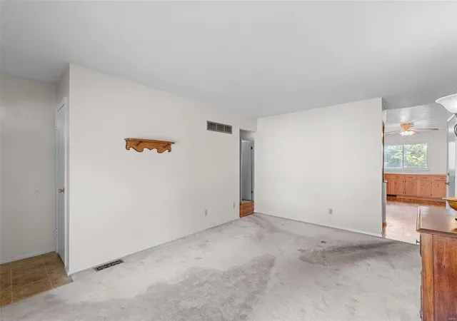 Photo 5 of Single Family Residence at 3116 Wendy Ln, Saint Ann, MO 63074 | MLS# MIS24020816 | | Sold on 2024-10-08