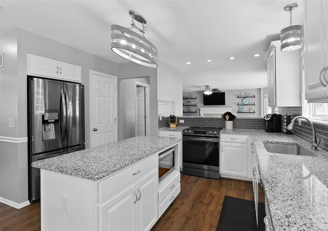 2nd image of 217 Country Hollow Ct, Saint Charles, MO 63304 | MLS# MIS24020899