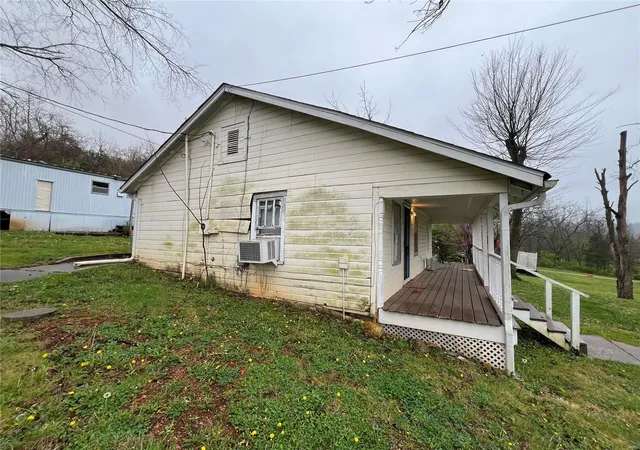 Photo 5 of Single Family Residence at 2555 Madison 275, Fredericktown, MO 63645 | MLS# MIS24021594 | | Sold on 2024-12-20