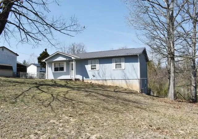 Photo 2 of Single Family Residence at 15325 Talent Ln, Saint Robert, MO 65584 | MLS# MIS24021988 | | Sold on 2025-05-20