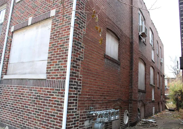Photo 2 of Multi Family at 5142 Northland Ave, Saint Louis, MO 63113 | MLS# MIS24024308 | | Sold on 2024-12-19