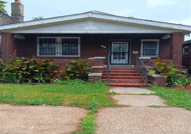 Single Family Residence at 4869 Carter Ave, Saint Louis, MO 63115 | MLS# MIS24026941 | | Sold on 2024-10-10
