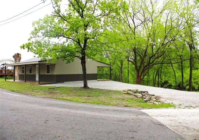 Photo 3 of Single Family Residence at 314 East Madison St, Paris, MO 65275 | MLS# MIS24028007 | | Sold on 2024-10-08