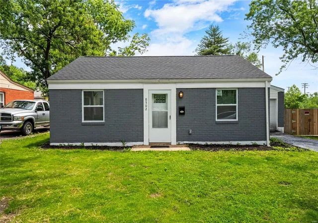 Single Family Residence at 8502 Dianthus Ln, Saint Louis, MO 63136 | MLS# MIS24028189 | | Sold on 2025-02-18