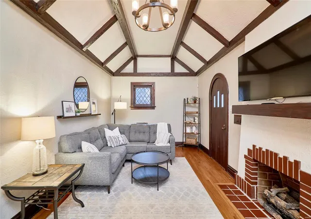Photo 3 of Single Family Residence at 6427 Pernod Ave, Saint Louis, MO 63139 | MLS# MIS24028258 | | Sold on 2024-06-05