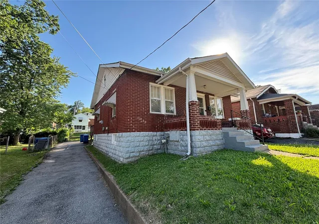 Photo 1 of Single Family Residence at 7324 Park Dr, Saint Louis, MO 63133 | MLS# MIS24031048 | | Sold on 2024-07-18