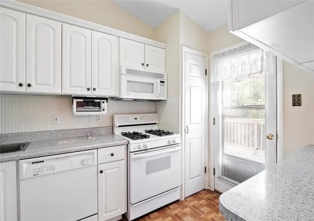 Photo 1 of Villa at 11063 Thousand Oaks Dr, Saint Louis, MO 63136 | MLS# MIS24033702 |  | Sold on 2024-07-23