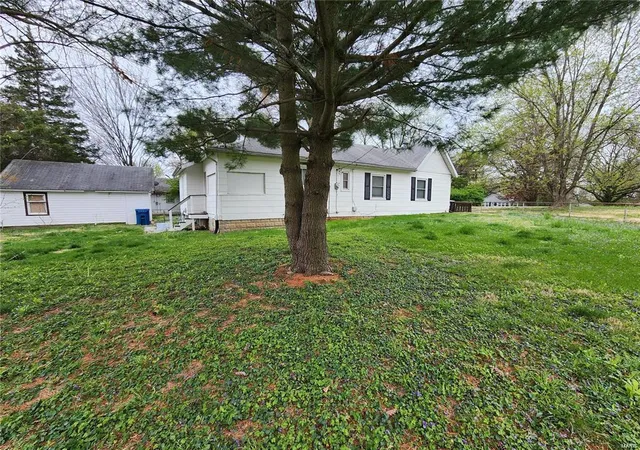 Photo 2 of Single Family Residence at 9758 Diamond Dr, Saint Louis, MO 63137 | MLS# MIS24033807 |  | Sold on 2024-07-08