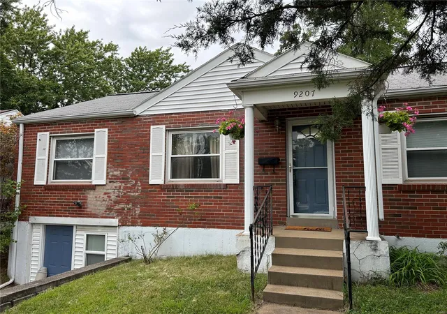Photo 3 of Single Family Residence at 9207 Reavis Barracks Rd, Saint Louis, MO 63123 | MLS# MIS24034012 |  | Sold on 2024-09-16