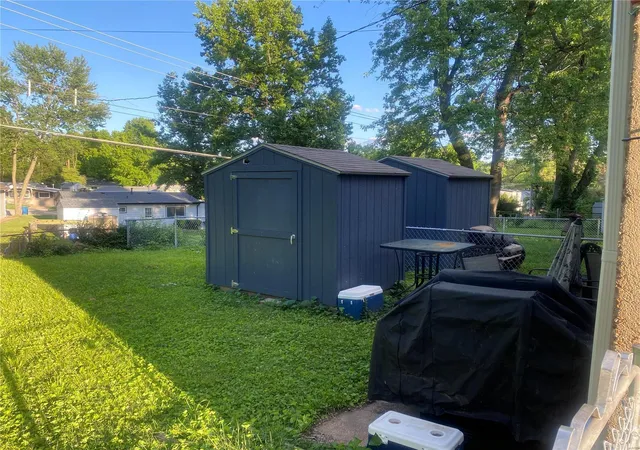 Photo 2 of Multi Family at 4084 Esseldale Dr #and 4086, Saint Ann, MO 63074 | MLS# MIS24034154 | | Sold on 2025-02-28