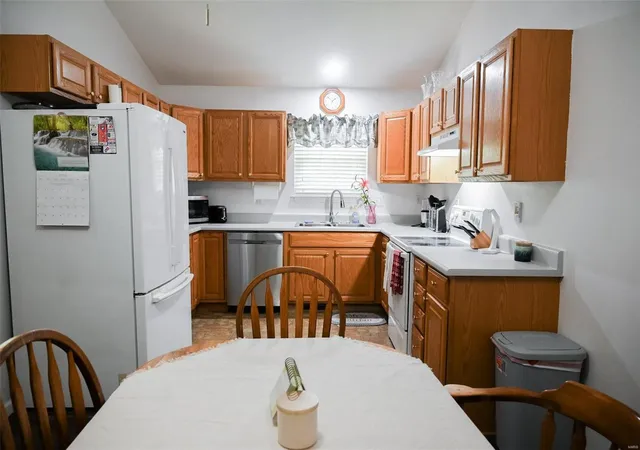 Photo 4 of Single Family Residence at 618 Blueberry Ln, Saint Clair, MO 63077 | MLS# MIS24034856 | | Sold on 2024-12-27