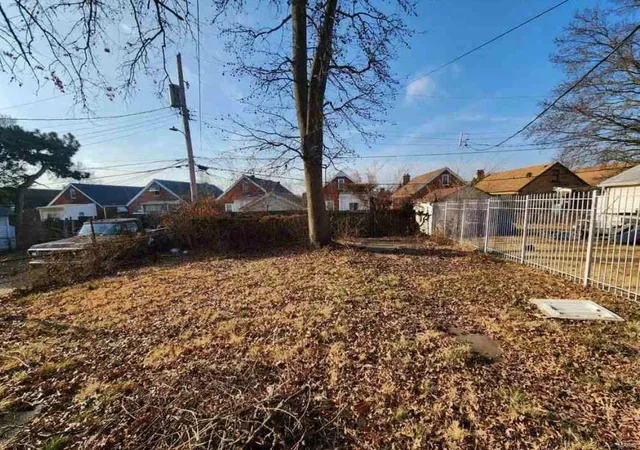 Photo 4 of Single Family Residence at 1552 Switzer Ave, Saint Louis, MO 63147 | MLS# MIS24035511 | | Sold on 2024-12-23