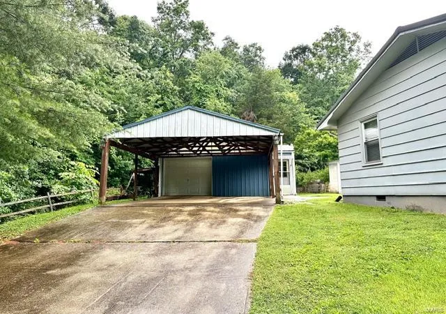 Photo 4 of Single Family Residence at 7970 Bcr 830, Glen Allen, MO 63751 | MLS# MIS24036082 | | Sold on 2025-04-14