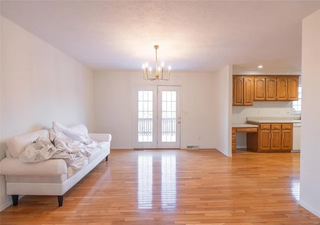 Photo 4 of Single Family Residence at 17065 Lensman Rd, Saint Robert, MO 65584 | MLS# MIS24036129 | | Sold on 2025-05-02