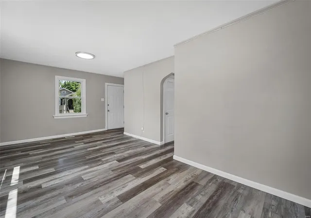 Photo 4 of Single Family Residence at 846 Tavalon Ave, Saint Louis, MO 63119 | MLS# MIS24037975 |  | Sold on 2024-10-08