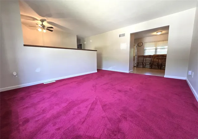 Photo 5 of Single Family Residence at 400 Vine St, New Haven, MO 63068 | MLS# MIS24038659 | | Sold on 2024-12-19