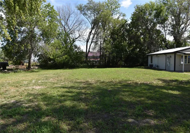 Photo 5 of Single Family Residence at 206 E Chestnut, Shelbina, MO 63468 | MLS# MIS24039244 |  | Sold on 2025-02-13