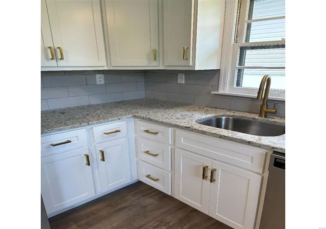 Photo 3 of Single Family Residence at 2027 Mcmenamy Dr, Saint Louis, MO 63136 | MLS# MIS24039553 |  | Sold on 2025-01-28