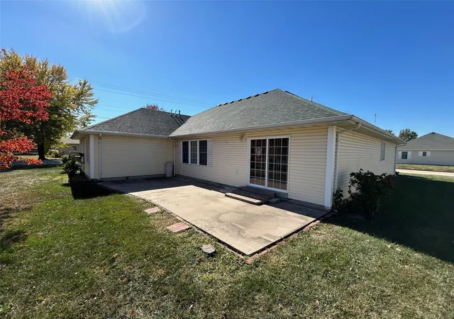 Photo 5 of Single Family Residence at 802 N Allen, Centralia, MO 65240 | MLS# MIS24039679 |  | Sold on 2025-05-27