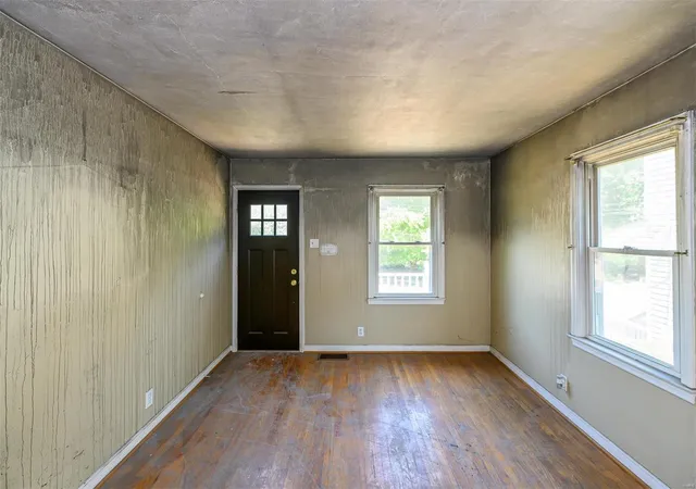 Photo 4 of Single Family Residence at 610 Cornelia Ave, Saint Louis, MO 63119 | MLS# MIS24040077 | | Sold on 2024-10-15