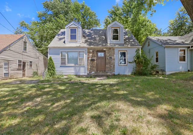 Single Family Residence at 2517 Shannon Ave, Saint Louis, MO 63136 | MLS# MIS24040241 | | Sold on 2024-08-12