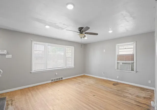 Photo 3 of Single Family Residence at 2517 Shannon Ave, Saint Louis, MO 63136 | MLS# MIS24040241 | | Sold on 2024-08-12