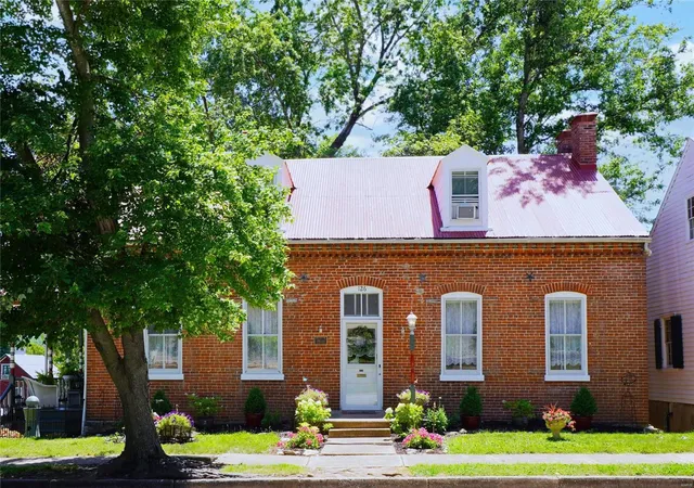 Photo 3 of Single Family Residence at 126 W 2Nd St, Hermann, MO 65041 | MLS# MIS24040649 | | Sold on 2025-03-21