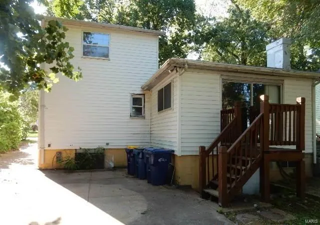 Photo 2 of Single Family Residence at 3729 Dixie Dr, Saint Ann, MO 63074 | MLS# MIS24041216 | | Sold on 2024-07-31