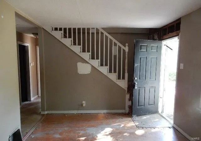 Photo 4 of Single Family Residence at 3729 Dixie Dr, Saint Ann, MO 63074 | MLS# MIS24041216 | | Sold on 2024-07-31